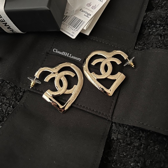 Auth BN Chanel Metal Gold Heart Large Earrings - Picture 1 of 6